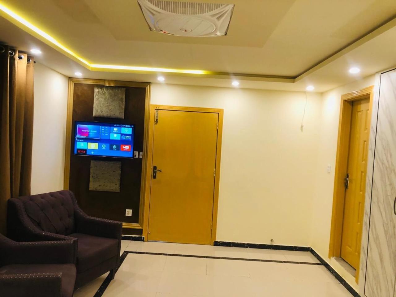 Blue Moon Residency Jinnah Super Islamabad Exterior photo